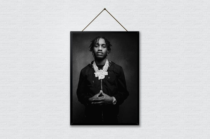 Lil Tjay Wall Poster L (61*81 cm) – Hip-Hop & Streetwear Decor – High-Quality Artist Art Print – Perfect Gift for Fans & Music Collectors