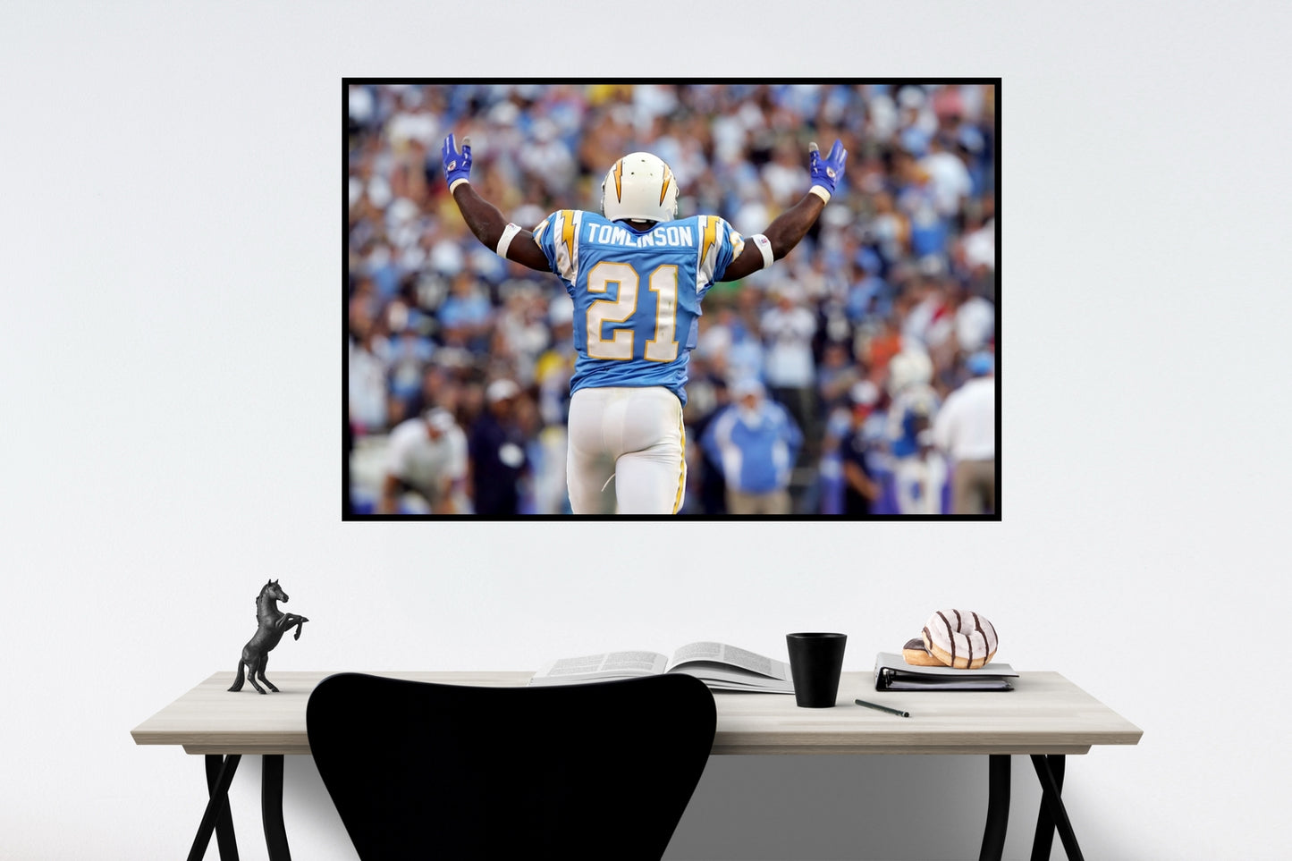 Ladainian Tomlinson Wall Poster XL (61*91 cm) – NFL & Football Decor – High-Quality Athlete Art – Perfect Gift for Fans & Collectors