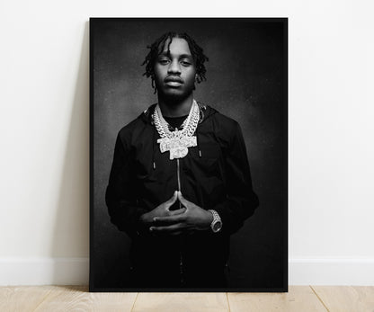 Lil Tjay Wall Poster L (61*81 cm) – Hip-Hop & Streetwear Decor – High-Quality Artist Art Print – Perfect Gift for Fans & Music Collectors