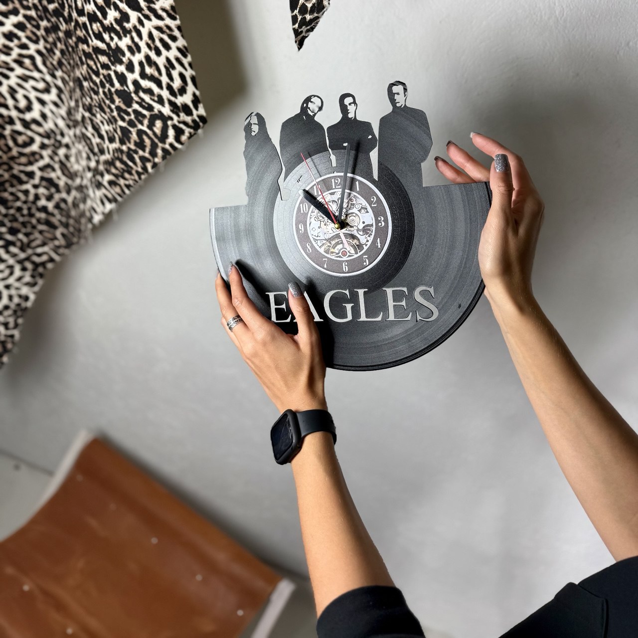 Eaglas Vinyl Record Wall Clock – Unique Music-Inspired Decor – Handcrafted 12" Vinyl Clock – Perfect Gift for Music Lovers