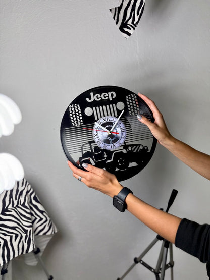 Jeep Vinyl Record Wall Clock – Rustic Car & Adventure Decor – Handcrafted 12" Vinyl Clock – Perfect Gift for Jeep Fans & Adventurers