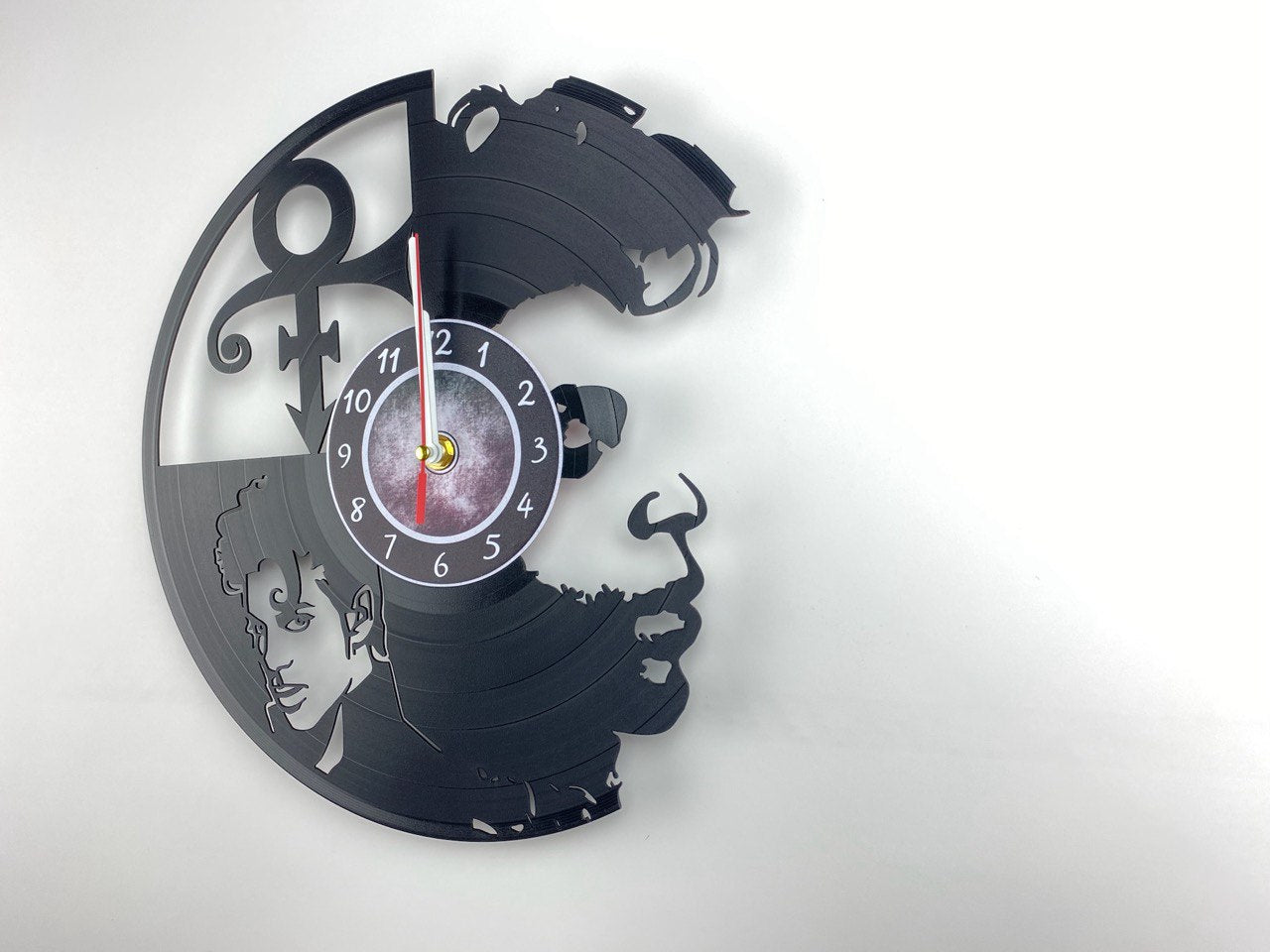 Iconic Musician Vinyl Record Clock – 12" Retro Style Wall Muddy Decor – Handcrafted Music Art – Unique Gift for Music Enthusiasts & Collectors