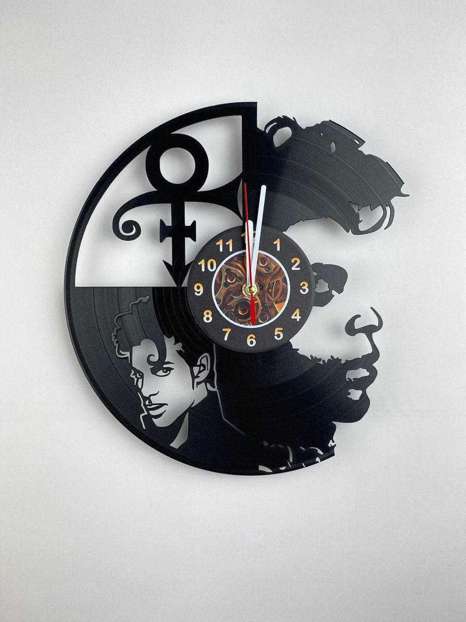 Iconic Musician Vinyl Record Clock – 12" Retro Style Wall Red Decor – Handcrafted Music Art – Unique Gift for Music Enthusiasts & Collectors