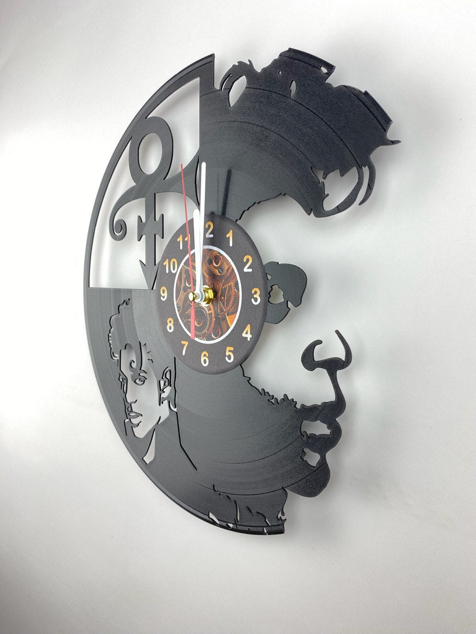 Iconic Musician Vinyl Record Clock – 12" Retro Style Wall Red Decor – Handcrafted Music Art – Unique Gift for Music Enthusiasts & Collectors