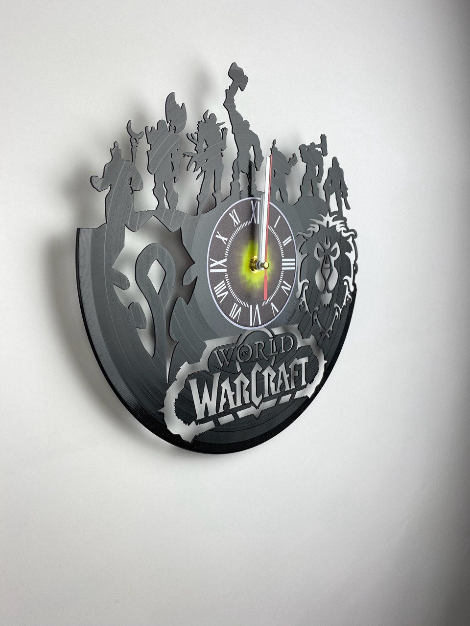 Epic Fantasy Vinyl Record Wall Clock – 12" Medieval & RPG Green Decor – Handcrafted Retro Style Art – Unique Gift for Warcraft & Gaming Enthusiasts