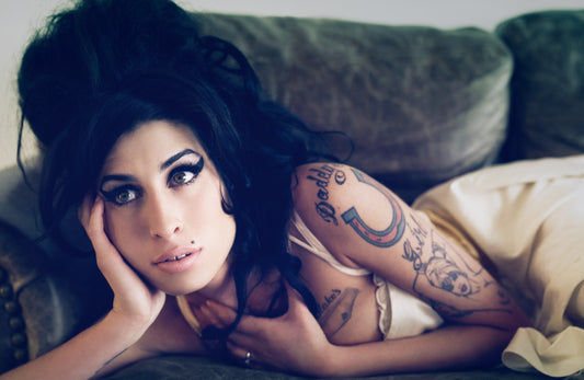 Amy Winehouse Wall Poster XL (61*91 cm) – Bohemian & Iconic Music Decor – High-Quality Art Print – Perfect Gift for Fans & Art Lovers