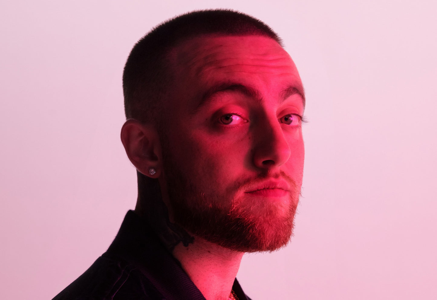 Mac Miller Wall Poster Canvas M (46*61 cm) – Hip-Hop & Music Decor – High-Quality Artist Art Print – Perfect Gift for Fans & Collectors